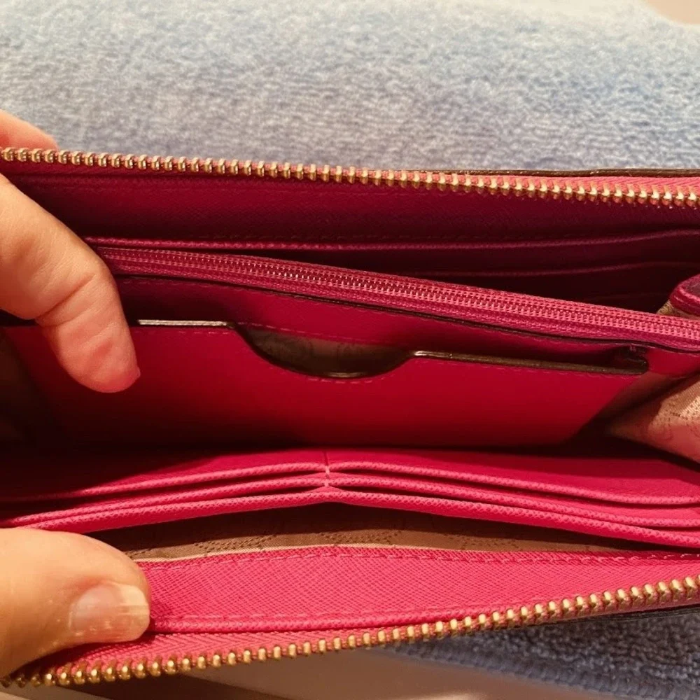 Michael Kors Wallet Womens‎ Pink Saffiano Leather Zip Clutch Wristlet Purse Bag
